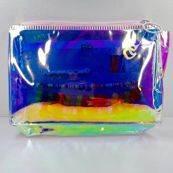 Nordstrom DIY Initial Letter Name Message Bead Bracelet Kit w/ Pouch - Picture 2 of 4